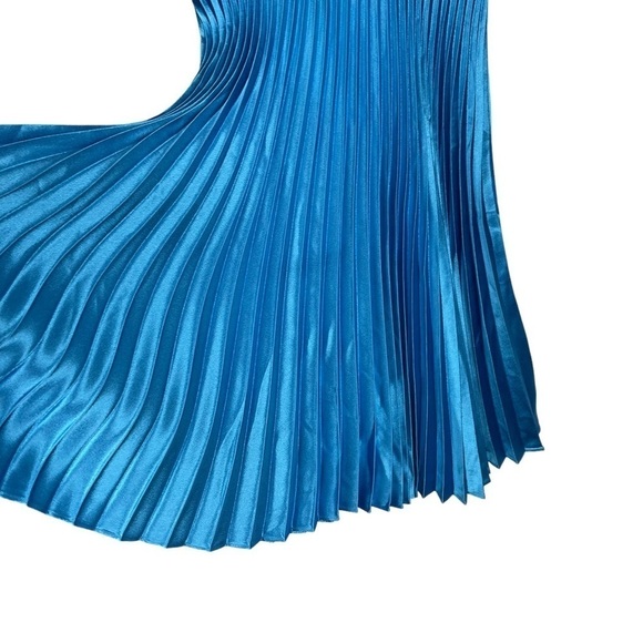 REISS ALICIA KNIFE PLEAT A-LINE V-NECK SHINY SATIN BLUE COCKTAIL DRESS - Picture 11 of 16